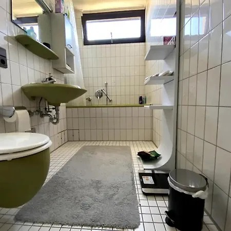 Budget Mit Balkon - Privatzimmer In - Netflix & Minibar Inklusive コブレンツ