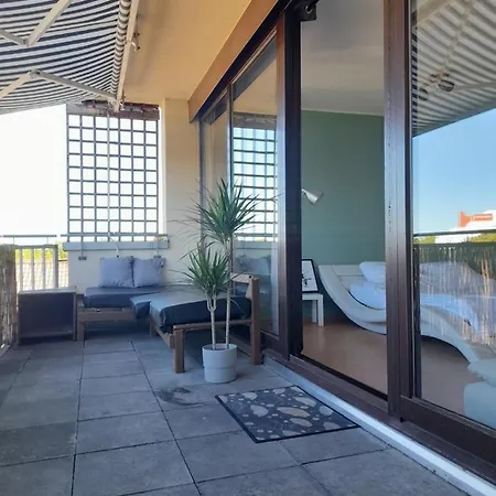 ホームステイ Budget Mit Balkon - Privatzimmer In - Netflix & Minibar Inklusive